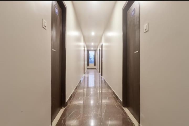 Arnna Hotel - Mumbai — 8
